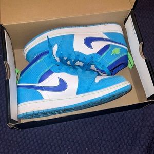 blue and green jordan 1’s